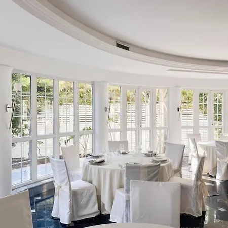 Regent Beachotel Otel 4*